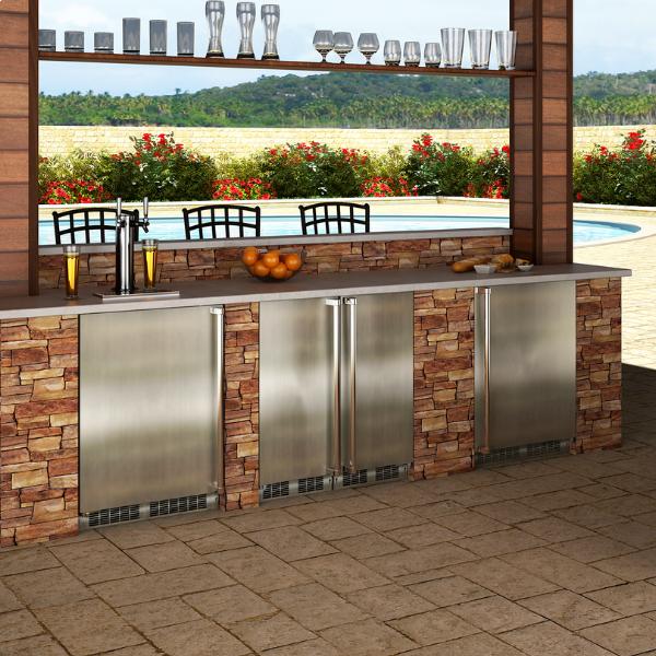 Marvel 24-inch Outdoor Built-in Refrigerator with Digital Display MORE224-SS41A IMAGE 3